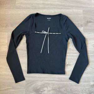 🆕 Hollister Black & White Lace Trim Long Sleeve Square Neck Top